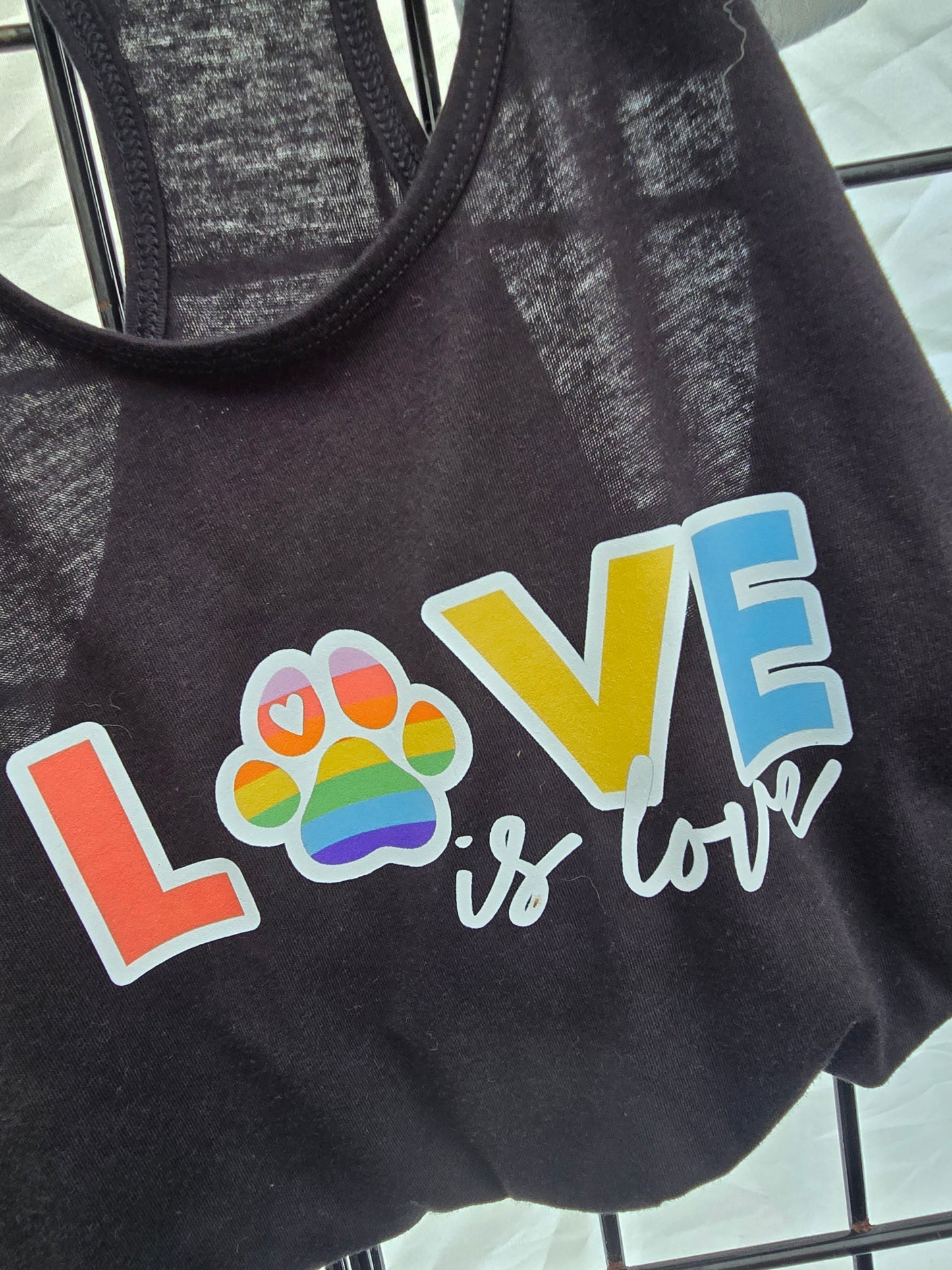 Love is Love - Tank Top